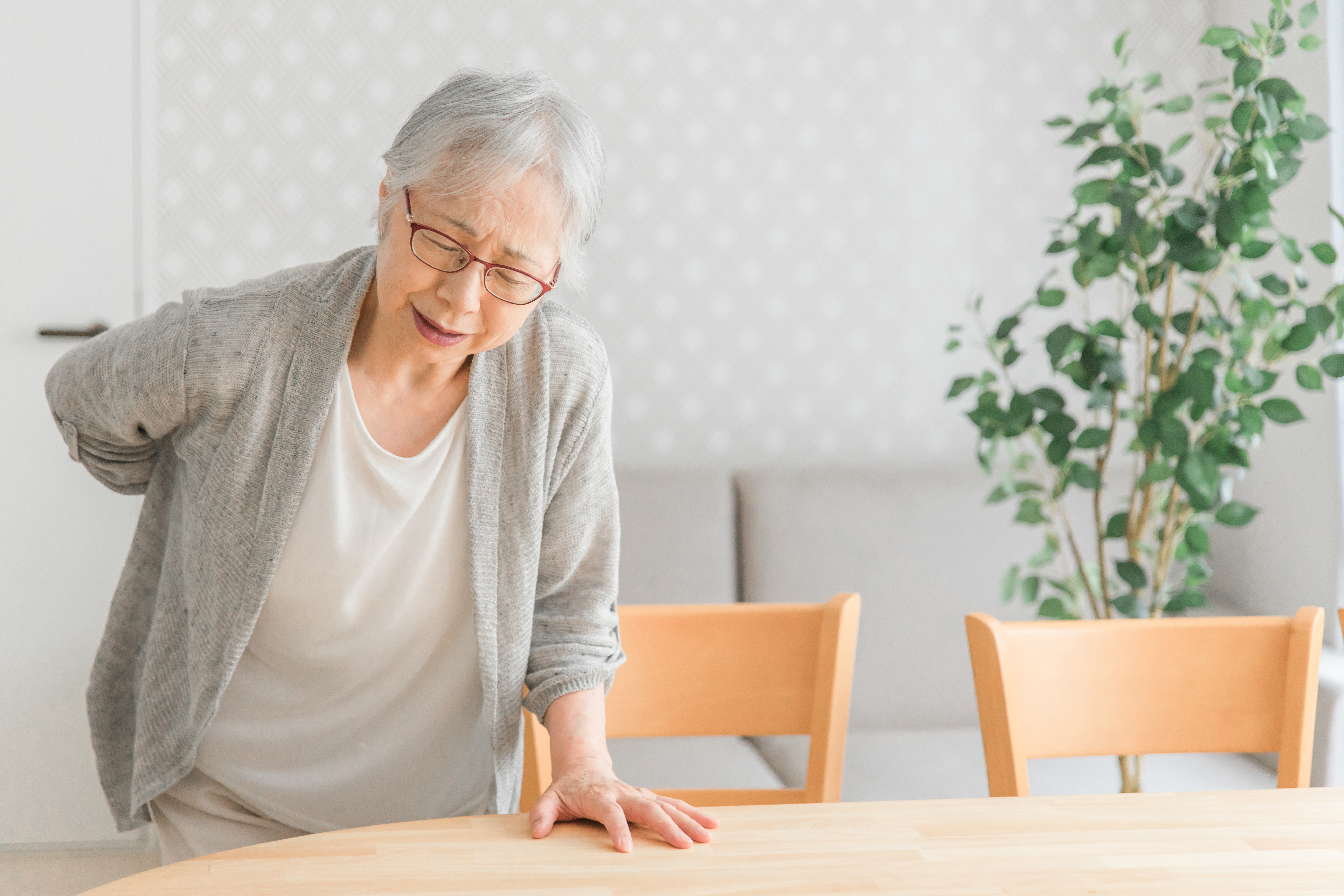 腰痛・膝痛・体の不調を抱える40〜60代の方